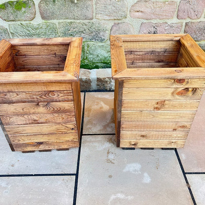 Windsor Garden Planter Set by Charles Taylor