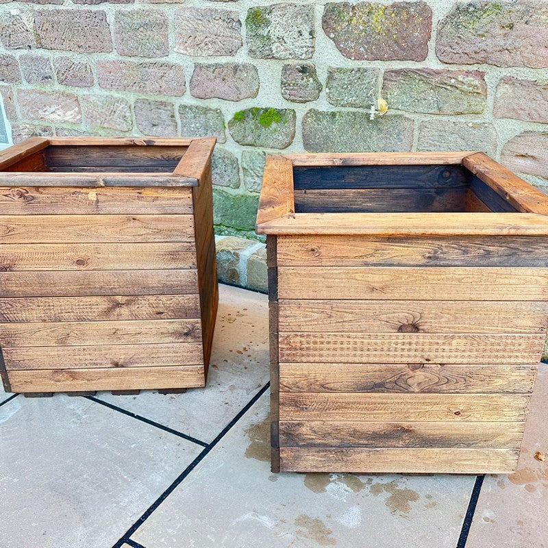 Windsor Garden Planter Set by Charles Taylor