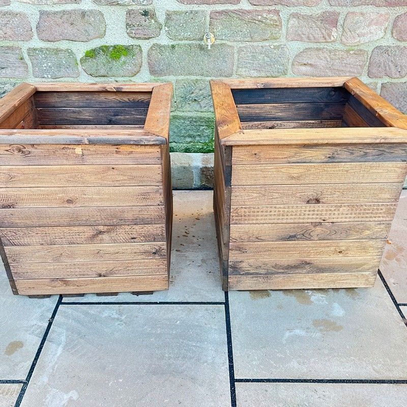 Windsor Garden Planter Set by Charles Taylor