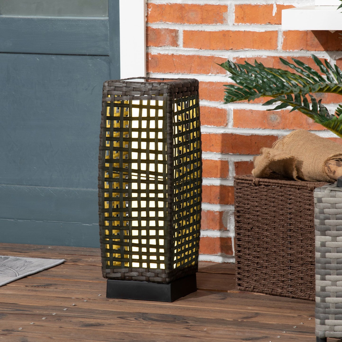 Outsunny Outdoor Rattan Solar Lantern