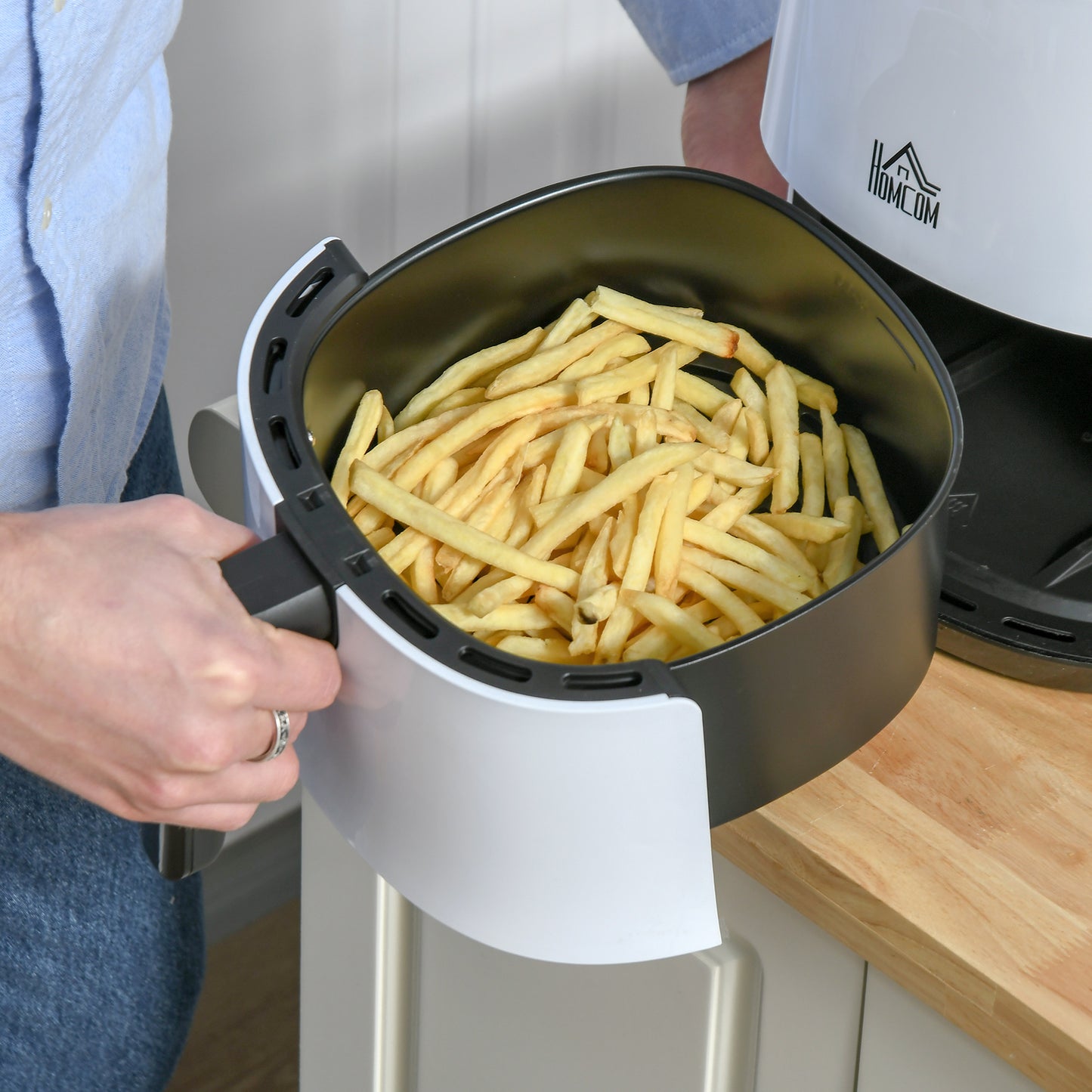 1300W 2.5L Air Fryer 7 Presets With Digital Display White & Black by Homcom