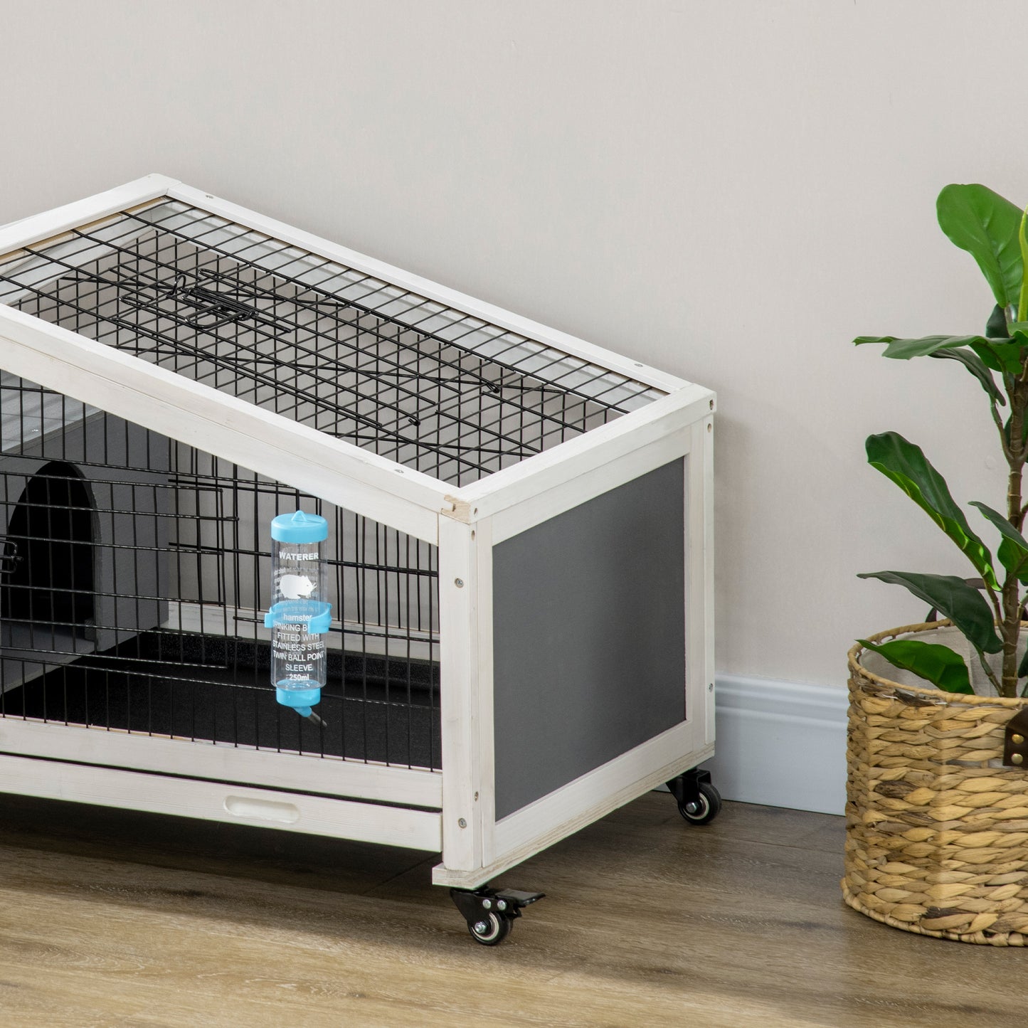 PawHut Rabbit Hutch with Water Bottle