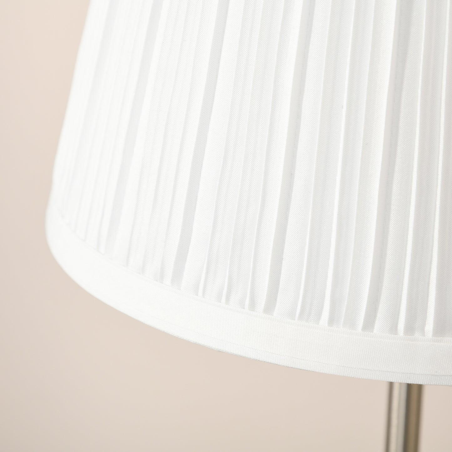 Homcom Modern Table Lamp with Pleated Fabric Lampshade and Metal Base