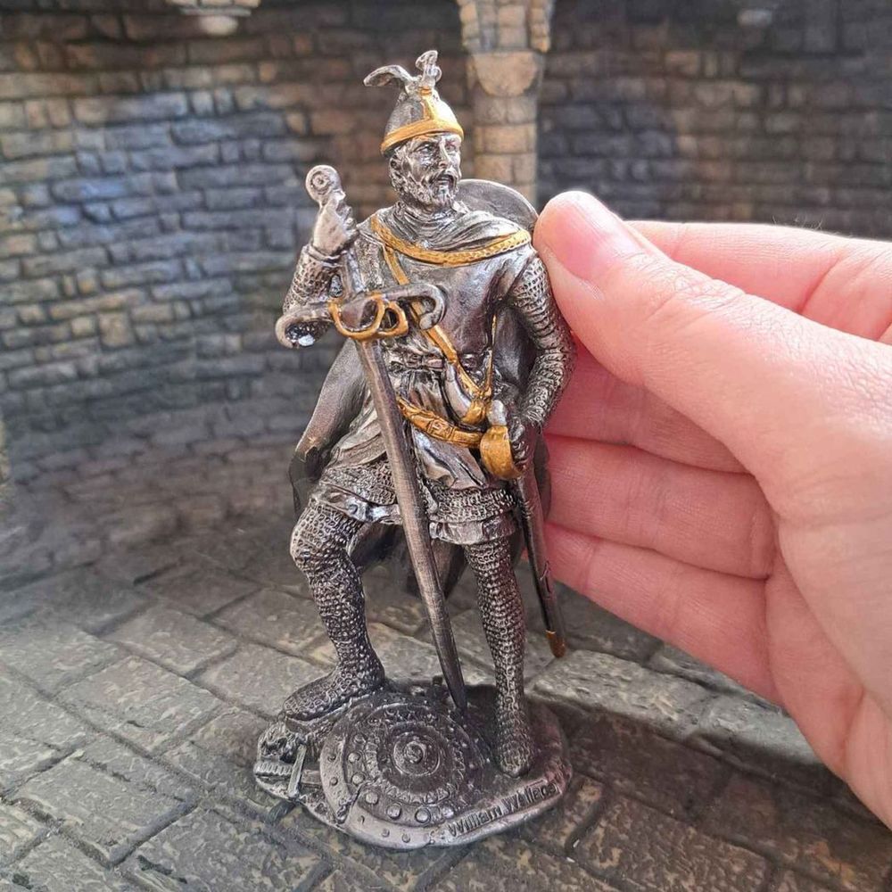 William Wallace Knight Figurine