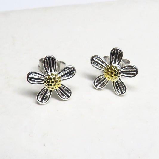 Silver Daisy Stud Earrings