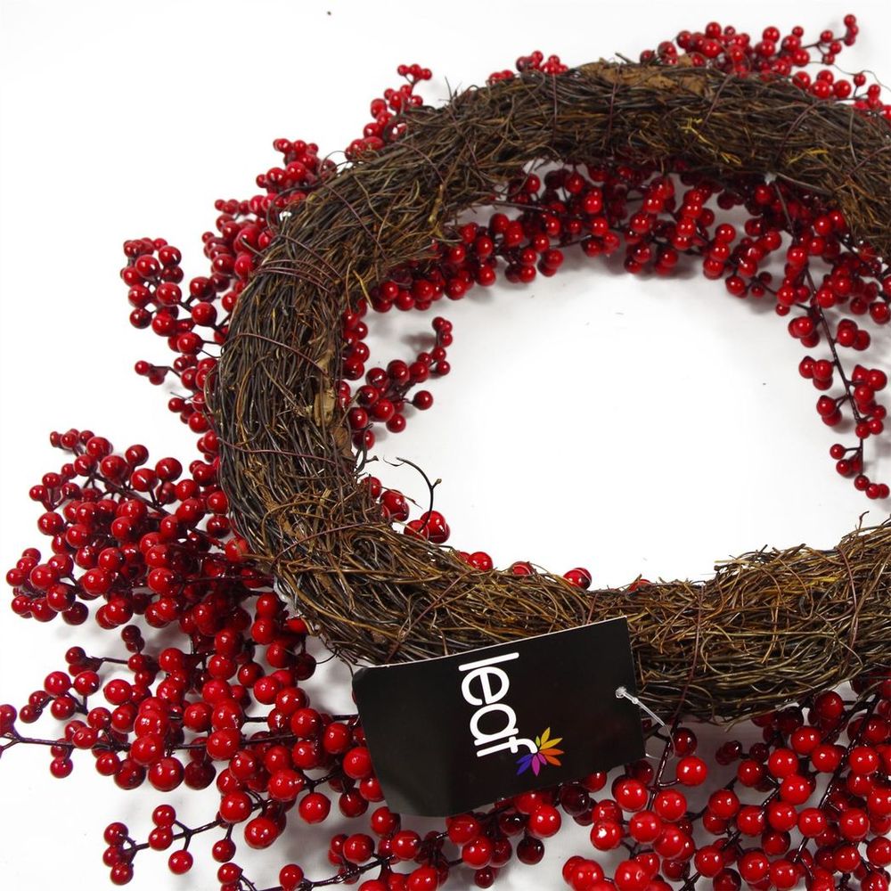 60cm (24") Extra Large Luxury Christmas Red Berry Wreath