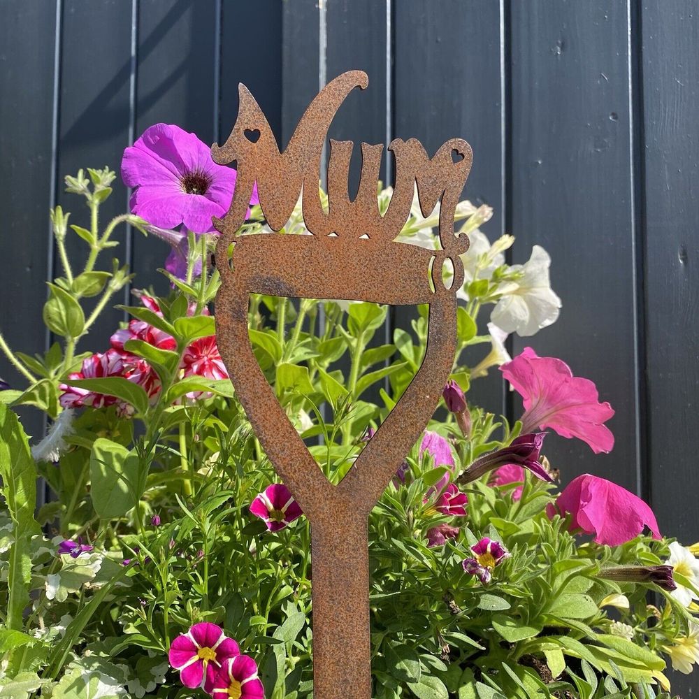 Mum on a Spade Garden Sign Decoration